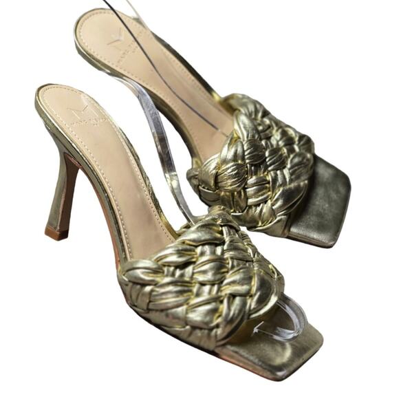 MARC Fisher Draya Heels Gold size 6 new with imperfections - Picture 2 of 9